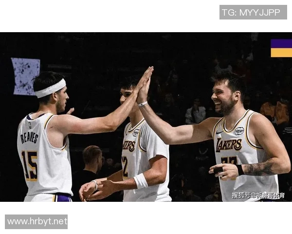 湖人对阵热火精彩全场回顾分析与赛后亮点总结 湖人对阵热火精彩全场回顾分析与赛后亮点总结